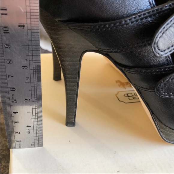 NIB COACH LEATHER HEELS - Picture 5 of 6